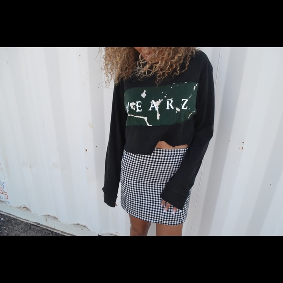 ❌SOLD IN BUNDLE❌ WEARZ ACID WASH RIPPED - Picture 5 of 5